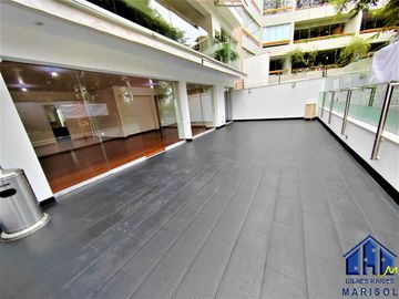 Flat Primer Piso con Terraza - 277 m² - Salida a Parque El Olivar - San Isidro