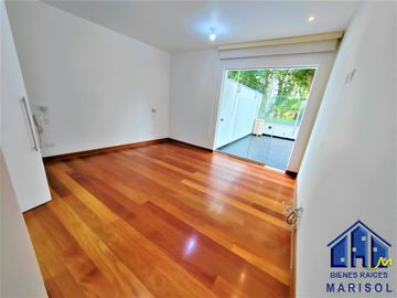 Flat Primer Piso con Terraza - 277 m² - Salida a Parque El Olivar - San Isidro