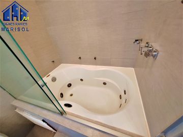 Flat Primer Piso con Terraza - 277 m² - Salida a Parque El Olivar - San Isidro