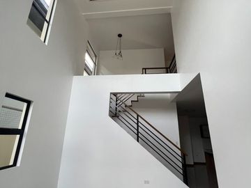 150sqm House and lot For sale (Ready For Occupancy) with 4 Bedrooms, 2 Garage in Greenwoods Pasig City (PH2823)