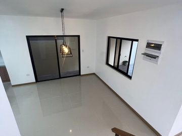 150sqm House and lot For sale (Ready For Occupancy) with 4 Bedrooms, 2 Garage in Greenwoods Pasig City (PH2823)