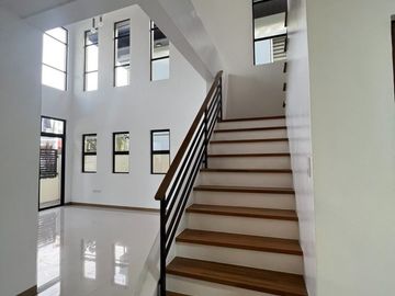 150sqm House and lot For sale (Ready For Occupancy) with 4 Bedrooms, 2 Garage in Greenwoods Pasig City (PH2823)