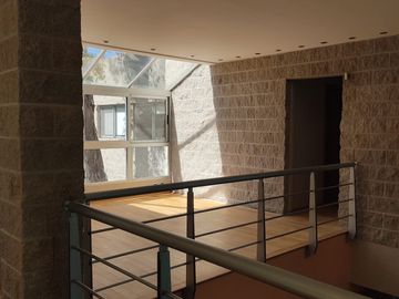VENTA-B° Cerrado El Casco de Leloir Casa de 6 ambientes con 7 baños. Lote de 1680 m2.-Orientación Norte-