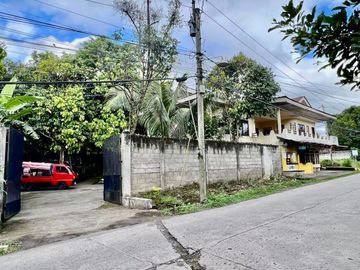 CONTEMPORARY COLONIAL HOUSE & LOT,  8 SPACIOUS BRs, 7 BATH/TOILET, SITUATED AT THE HEART OF VALENCIA, DUMAGUETE, NEGROS ORIENTAL, PHILIPPINES