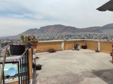 Casa en venta, 3ra Privada de Avenida Del Castillo, 3 niveles