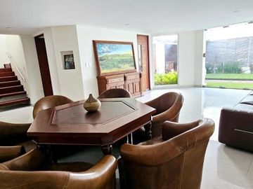 VENTA DE CASA 4 RECAMARS, JARDIN, PICINA, ROOF GARDEN FRENTE A JARDIN DEL ARTE E IBERO