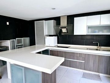 VENTA DE CASA 4 RECAMARS, JARDIN, PICINA, ROOF GARDEN FRENTE A JARDIN DEL ARTE E IBERO
