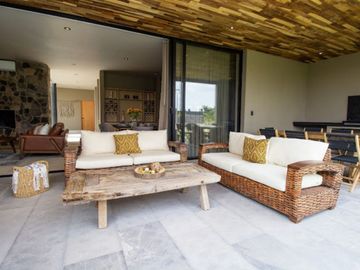 Casa con sauna, jacuzzi, jardín, rooftop en venta San Miguel de Allende.