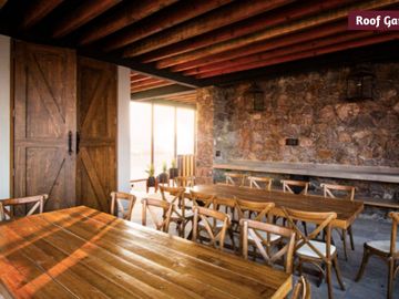 Casa con sauna, jacuzzi, jardín, rooftop en venta San Miguel de Allende.
