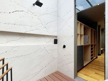 Casa con sauna, jacuzzi, jardín, rooftop en venta San Miguel de Allende.