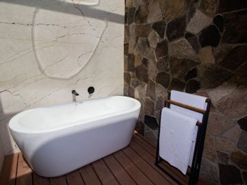 Casa con sauna, jacuzzi, jardín, rooftop en venta San Miguel de Allende.