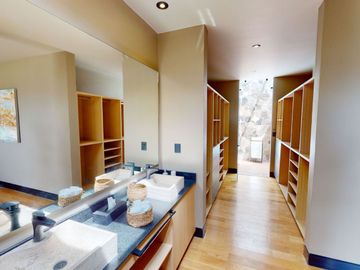 Casa con sauna, jacuzzi, jardín, rooftop en venta San Miguel de Allende.