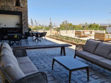 Casa con sauna, jacuzzi, jardín, rooftop en venta San Miguel de Allende.