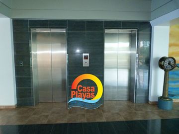Departamento Frente Al Mar de Venta en Playas, Carabelas de Colon 2 Dorm.