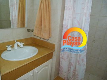 Departamento Frente Al Mar de Venta en Playas, Carabelas de Colon 2 Dorm.