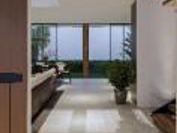 PREVENTA - Casa con 4 recamaras, sala doble altura, roof. Punta Juriquilla