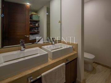 Departamento en venta en marina condos, Puerto Cancún Quintana Roo.
