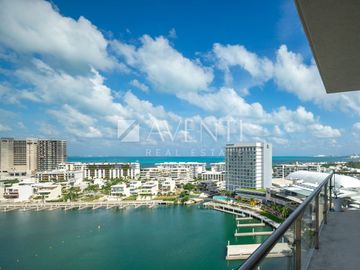 Departamento en venta en marina condos, Puerto Cancún Quintana Roo.