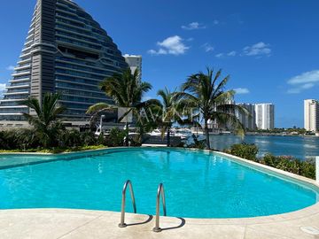 Departamento en venta en marina condos, Puerto Cancún Quintana Roo.