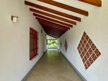 Majestuosa casa campestre vía Alcala ideal para Hotel Campestre. Hacienda Cafetera. Pereira - Colombia.