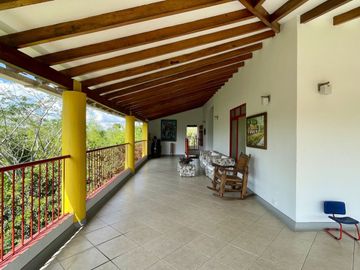 Majestuosa casa campestre vía Alcala ideal para Hotel Campestre. Hacienda Cafetera. Pereira - Colombia.