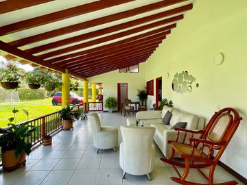 Majestuosa casa campestre vía Alcala ideal para Hotel Campestre. Hacienda Cafetera. Pereira - Colombia.