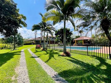 Majestuosa casa campestre vía Alcala ideal para Hotel Campestre. Hacienda Cafetera. Pereira - Colombia.