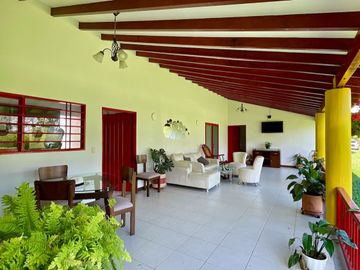 Majestuosa casa campestre vía Alcala ideal para Hotel Campestre. Hacienda Cafetera. Pereira - Colombia.