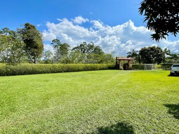 Majestuosa casa campestre vía Alcala ideal para Hotel Campestre. Hacienda Cafetera. Pereira - Colombia.
