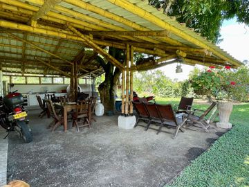 Majestuosa casa campestre vía Alcala ideal para Hotel Campestre. Hacienda Cafetera. Pereira - Colombia.