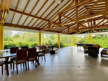 Majestuosa casa campestre vía Alcala ideal para Hotel Campestre. Hacienda Cafetera. Pereira - Colombia.