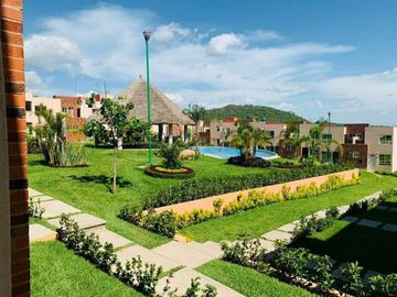 Casa con alberca en condominio en Xochitepec Morelos