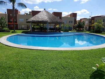 Casa con alberca en condominio en Xochitepec Morelos