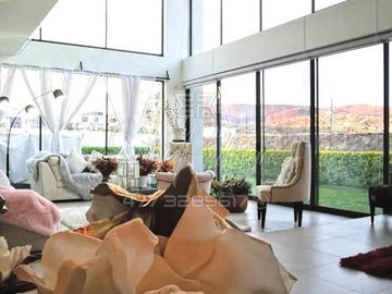CASA EN VENTA, MUY NEGOCIABLE, 4 REC 1 EN PLANTA BAJA, LOMAS DEL MOLINO, TERRENO EXCEDENTE