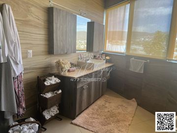 CASA EN VENTA, MUY NEGOCIABLE, 4 REC 1 EN PLANTA BAJA, LOMAS DEL MOLINO, TERRENO EXCEDENTE