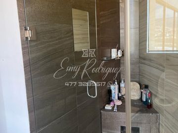 CASA EN VENTA, MUY NEGOCIABLE, 4 REC 1 EN PLANTA BAJA, LOMAS DEL MOLINO, TERRENO EXCEDENTE
