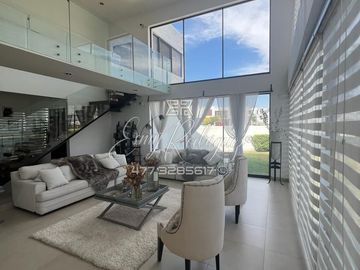 CASA EN VENTA, MUY NEGOCIABLE, 4 REC 1 EN PLANTA BAJA, LOMAS DEL MOLINO, TERRENO EXCEDENTE