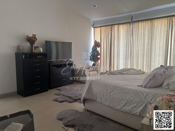 CASA EN VENTA, MUY NEGOCIABLE, 4 REC 1 EN PLANTA BAJA, LOMAS DEL MOLINO, TERRENO EXCEDENTE