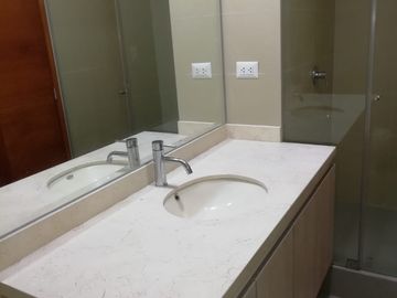 Dúplex estreno, con 02 estacionamientos, San Isidro