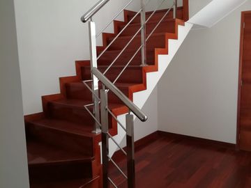 Dúplex estreno, con 02 estacionamientos, San Isidro