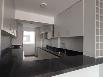 Dúplex estreno, con 02 estacionamientos, San Isidro