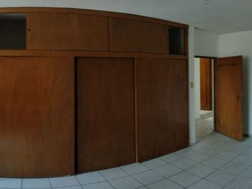 CASA EN VENTA CHAPULTEPEC ORIENTE - 6 REC A DOS CUADRAS BLVD GARCIA DE LEON