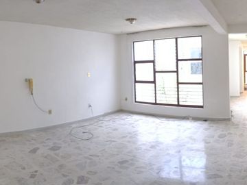 CASA EN VENTA CHAPULTEPEC ORIENTE - 6 REC A DOS CUADRAS BLVD GARCIA DE LEON