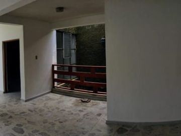 CASA EN VENTA CHAPULTEPEC ORIENTE - 6 REC A DOS CUADRAS BLVD GARCIA DE LEON