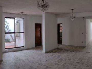 CASA EN VENTA CHAPULTEPEC ORIENTE - 6 REC A DOS CUADRAS BLVD GARCIA DE LEON