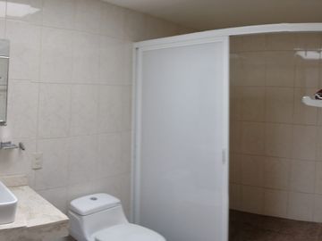 CASA EN VENTA CHAPULTEPEC ORIENTE - 6 REC A DOS CUADRAS BLVD GARCIA DE LEON