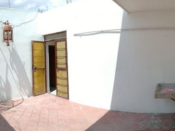 CASA EN VENTA CHAPULTEPEC ORIENTE - 6 REC A DOS CUADRAS BLVD GARCIA DE LEON
