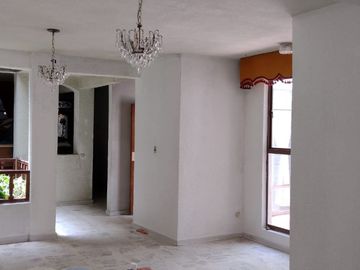 CASA EN VENTA CHAPULTEPEC ORIENTE - 6 REC A DOS CUADRAS BLVD GARCIA DE LEON