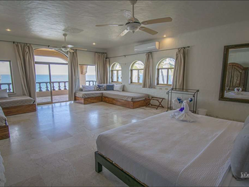 VENTA-Casa frente al Mar, El Delfin, Mazatlan, Sinaloa