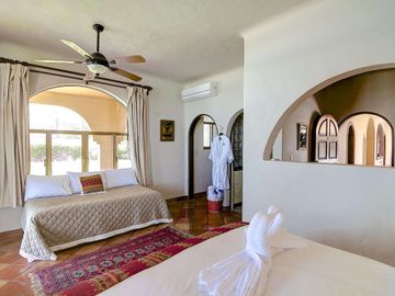 VENTA-Casa frente al Mar, El Delfin, Mazatlan, Sinaloa